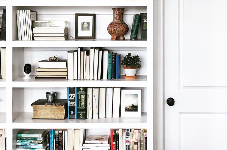 چگونه دوربین مداربسته مخفی را در یک محیط شناسایی کنیم؟ 1 How to Detect Hidden Cameras Within Minutes? Take This Step-by-Step Guide